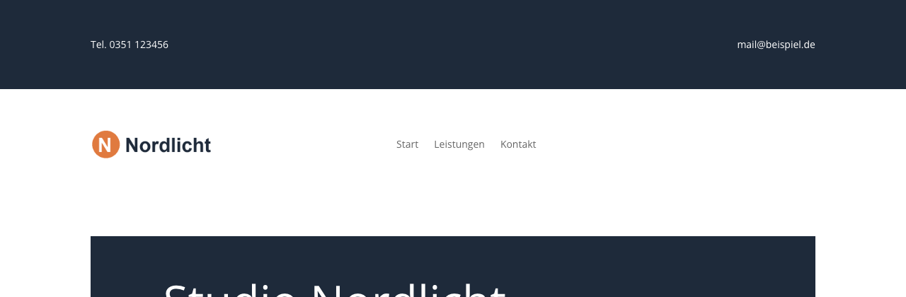 Fertige zweiteilige Kopfzeile auf der Live-Seite in der Desktop-Ansicht